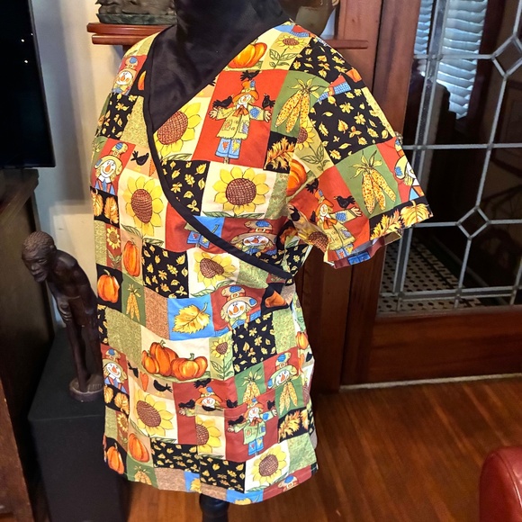 "Life" short sleeve scrub top, M, like new - Picture 9 of 9